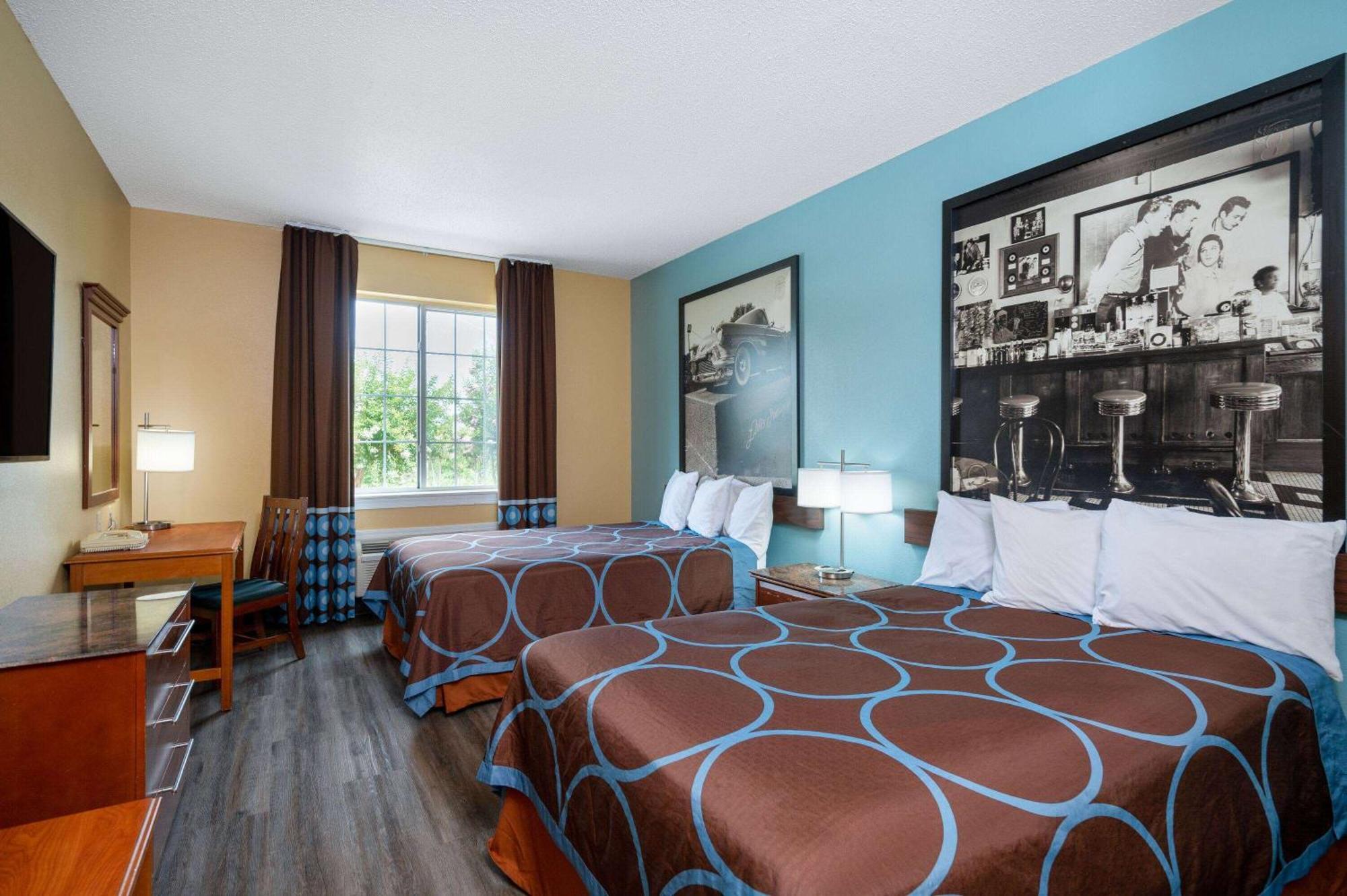 Super 8 By Wyndham Salisbury Hotel Bagian luar foto